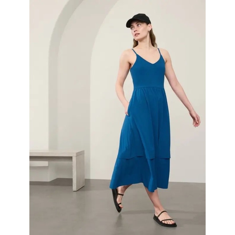 Athleta Elation V-Neck Hybrid Midi Dress Strappy with Pockets Size Medium Blue